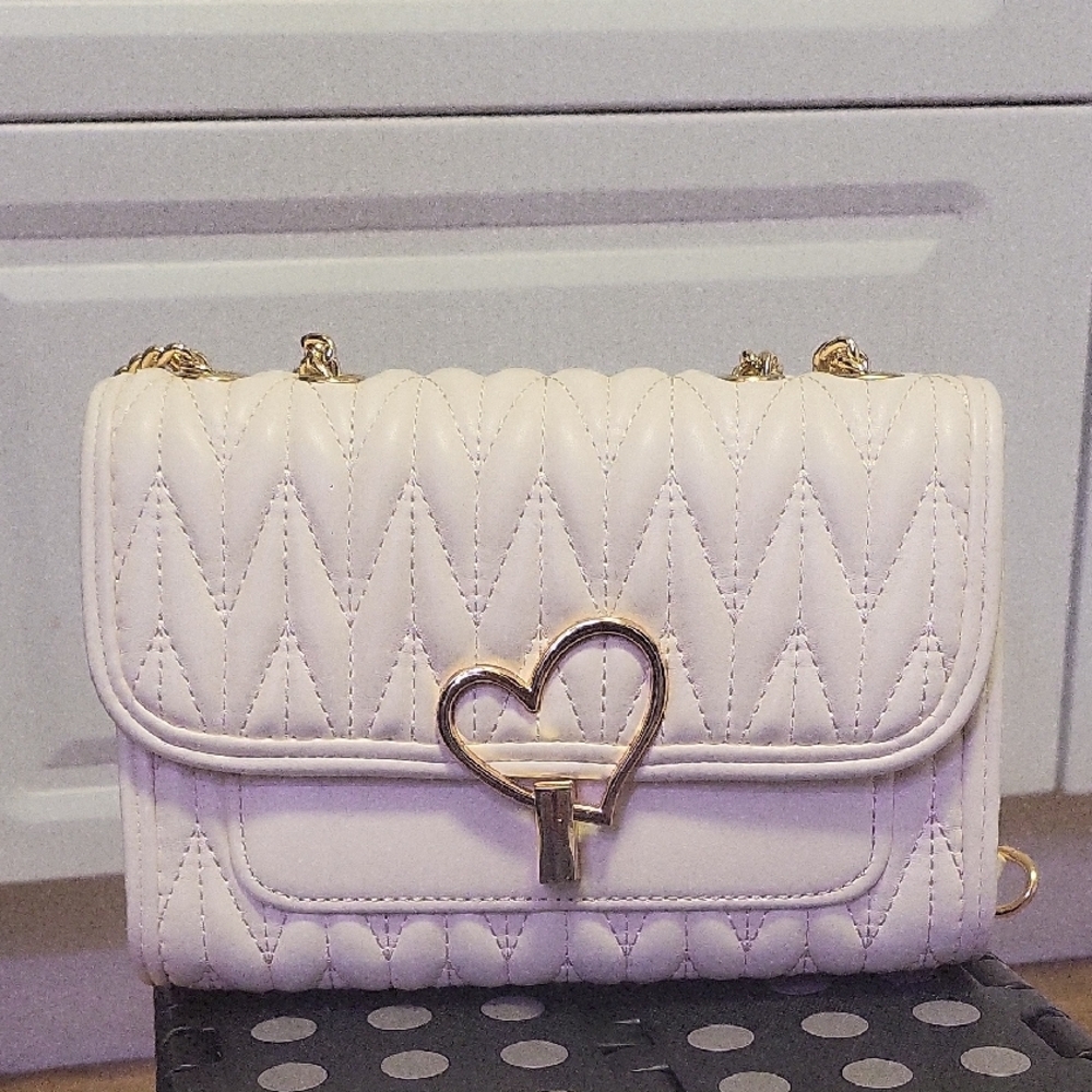 Chic Cream Quilted Crossbody Bag with Heart Accent